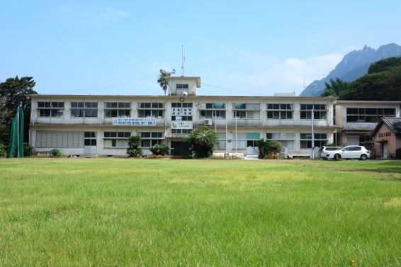 旧登尾小学校を活用した小学校工場